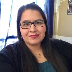 Meet your Posher, Elisa